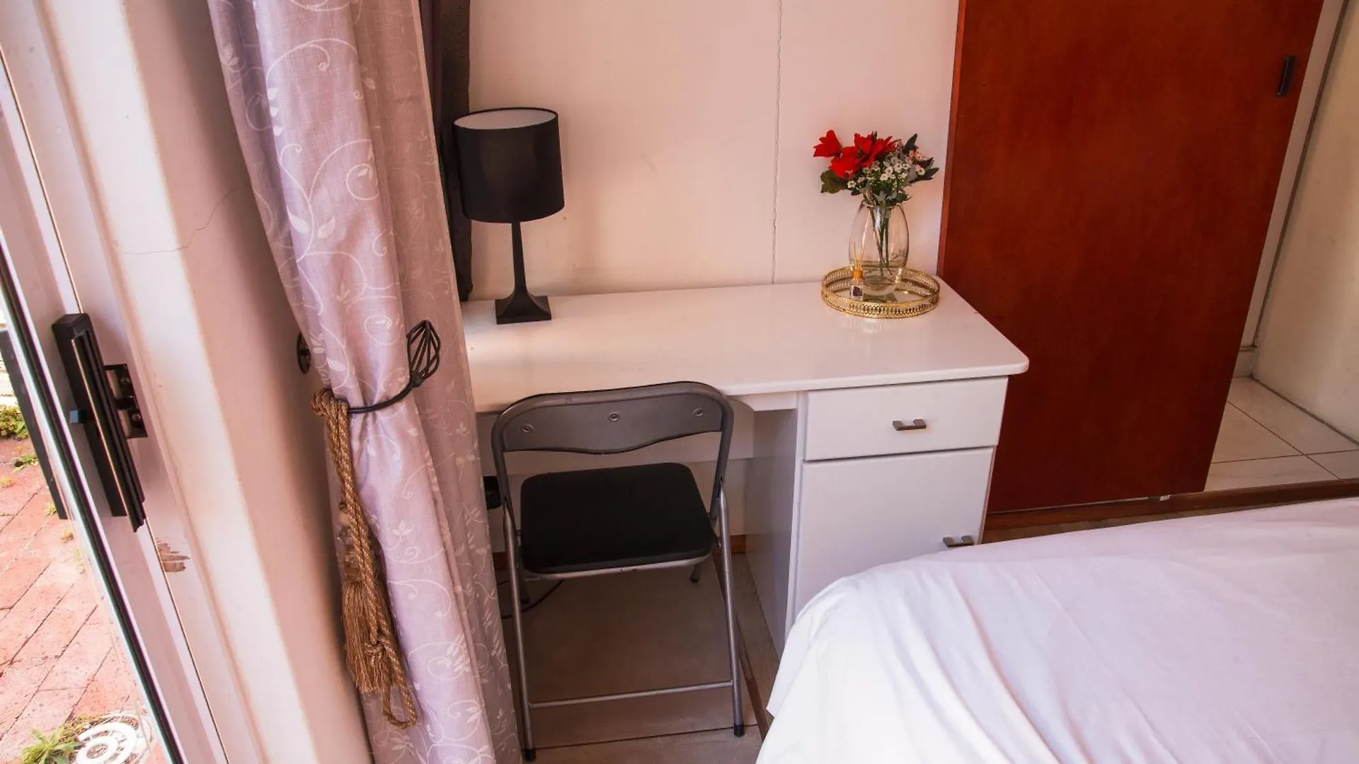 Luxurious Flatlet In The Heart Of Mowbray Apartment Cape Town